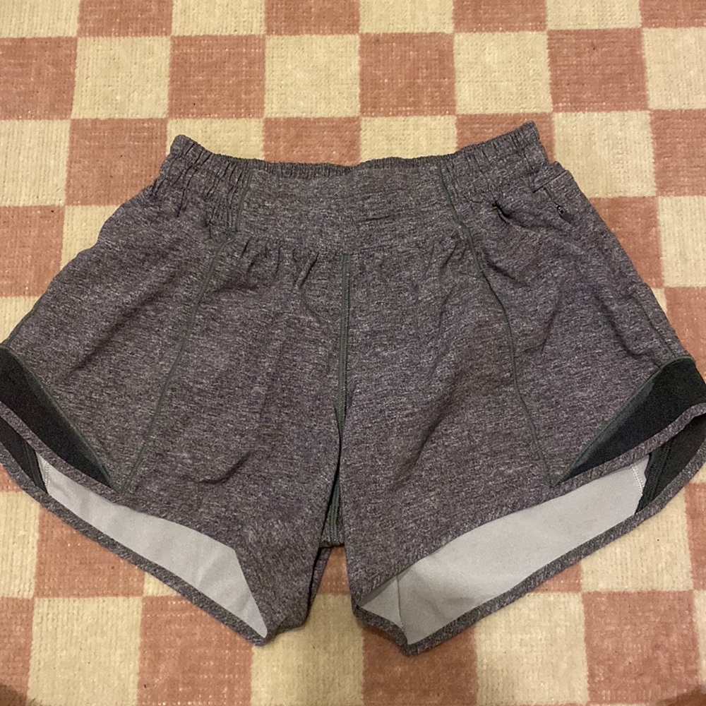 Lululemon bitty hot high rise lined shorts 2.5”